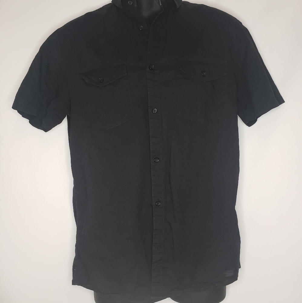 H&M Black Fitted Short Sleeve Shirt. Medium